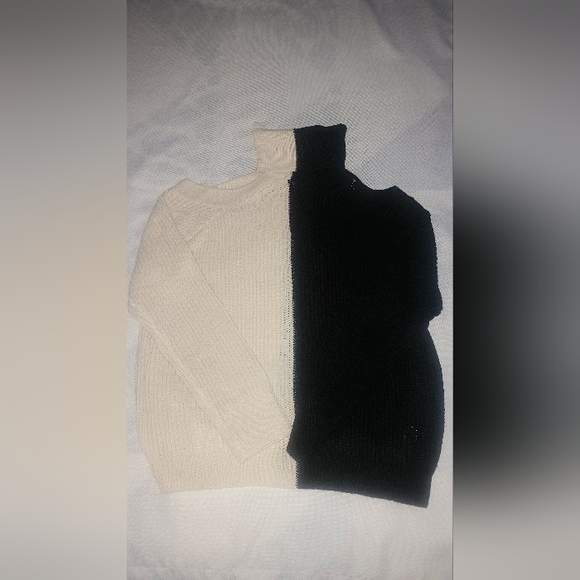 BIBI Color Block Mock Neck Sweater  With Cold Shoulder Women's L lvory Black NWT - Picture 4 of 10